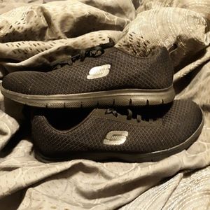 Sketchers Work Force Slip Proof Shoes!